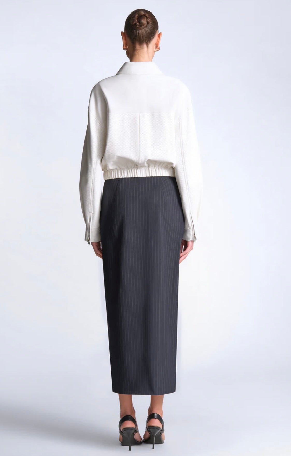 Elasticated Hem Classic Collar