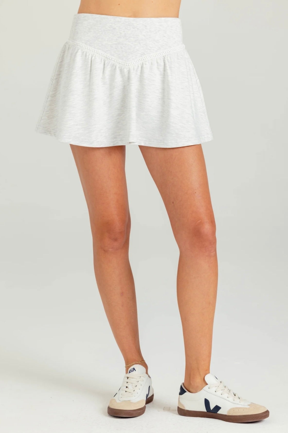 Light Heather Grey Mid-Rise Lace-Trim Pull-On Skirt