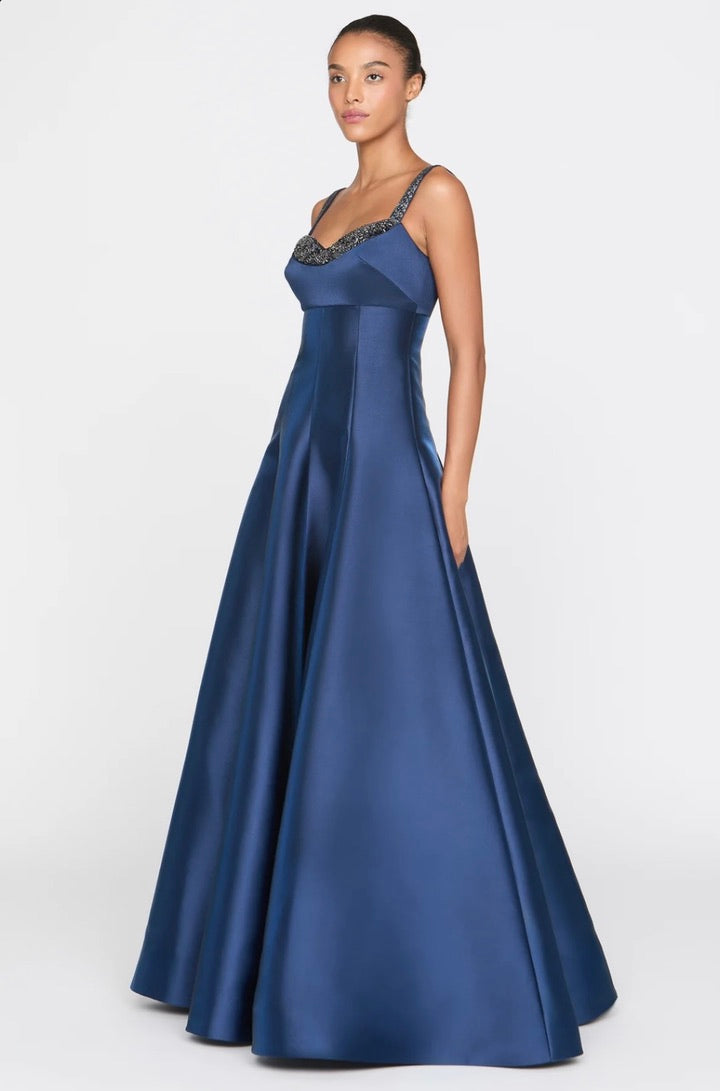 Sleeveless Sweetheart Neckline Floor-Length Gown