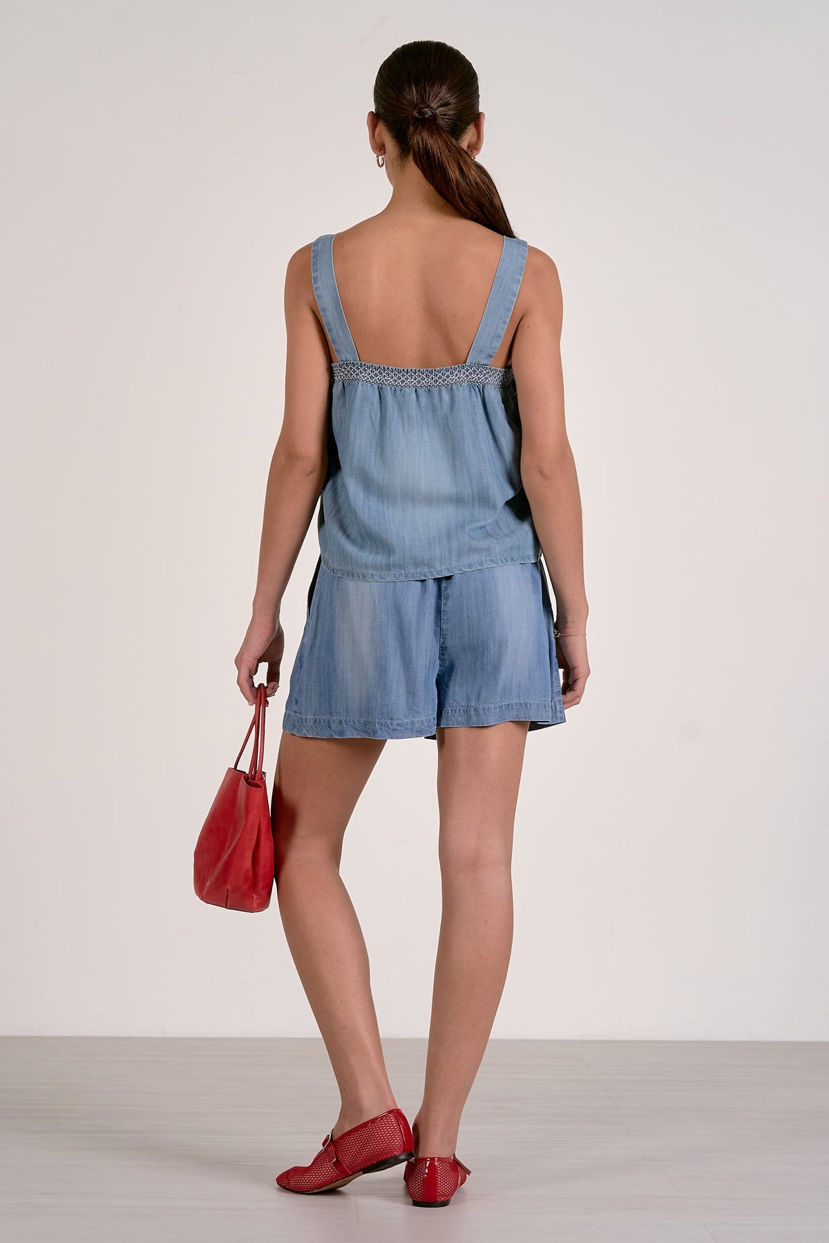 Pull-On Minimalist Denim Shorts for Effortless Comfort