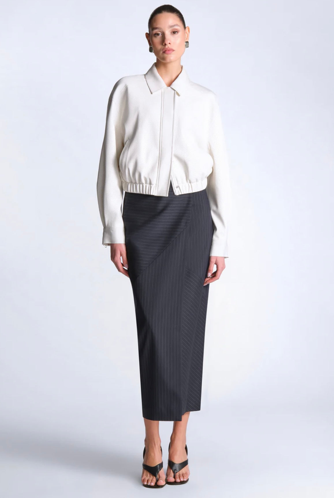 Elasticated Hem Classic Collar