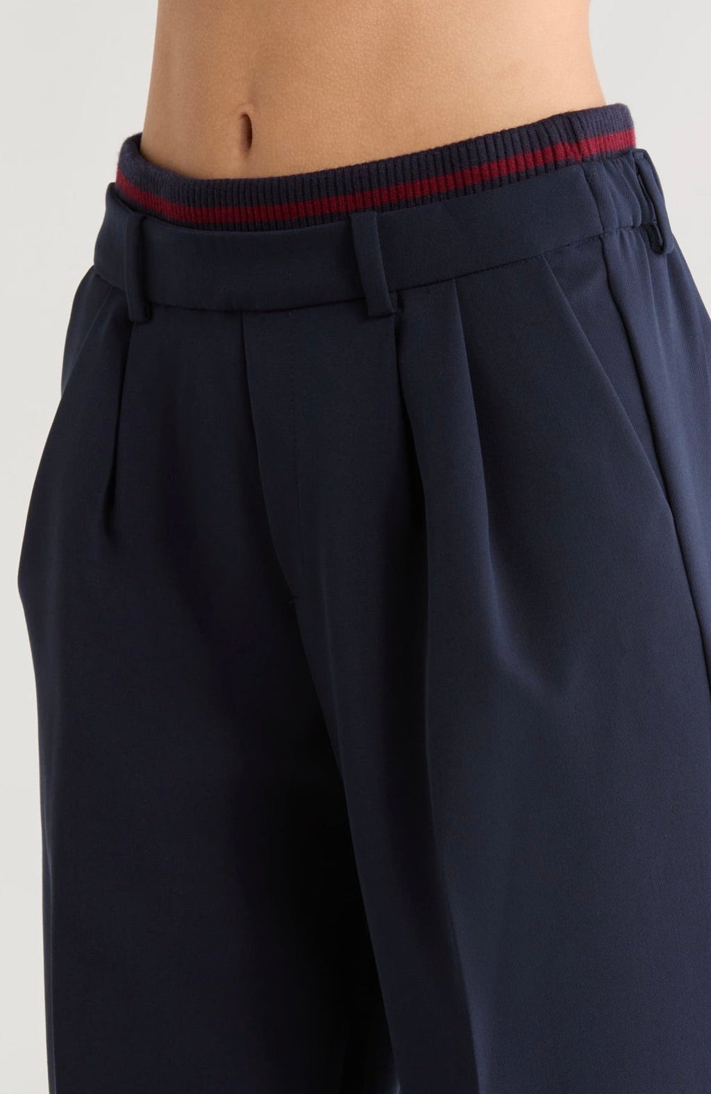 Faux Zip Front Pleat Pull-On Pant