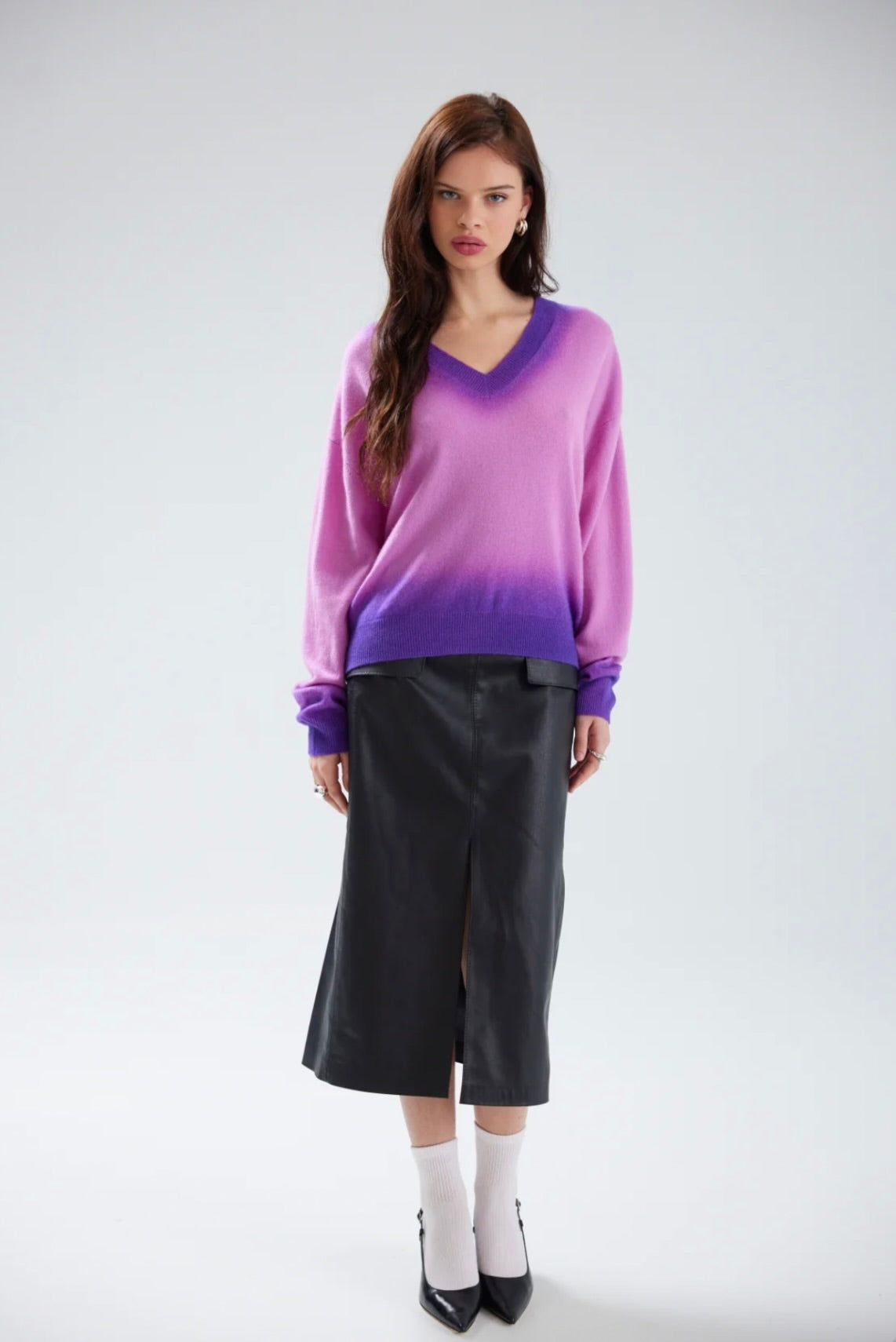 Bramble Cashmere Sweater with Dip Trim V-Neck