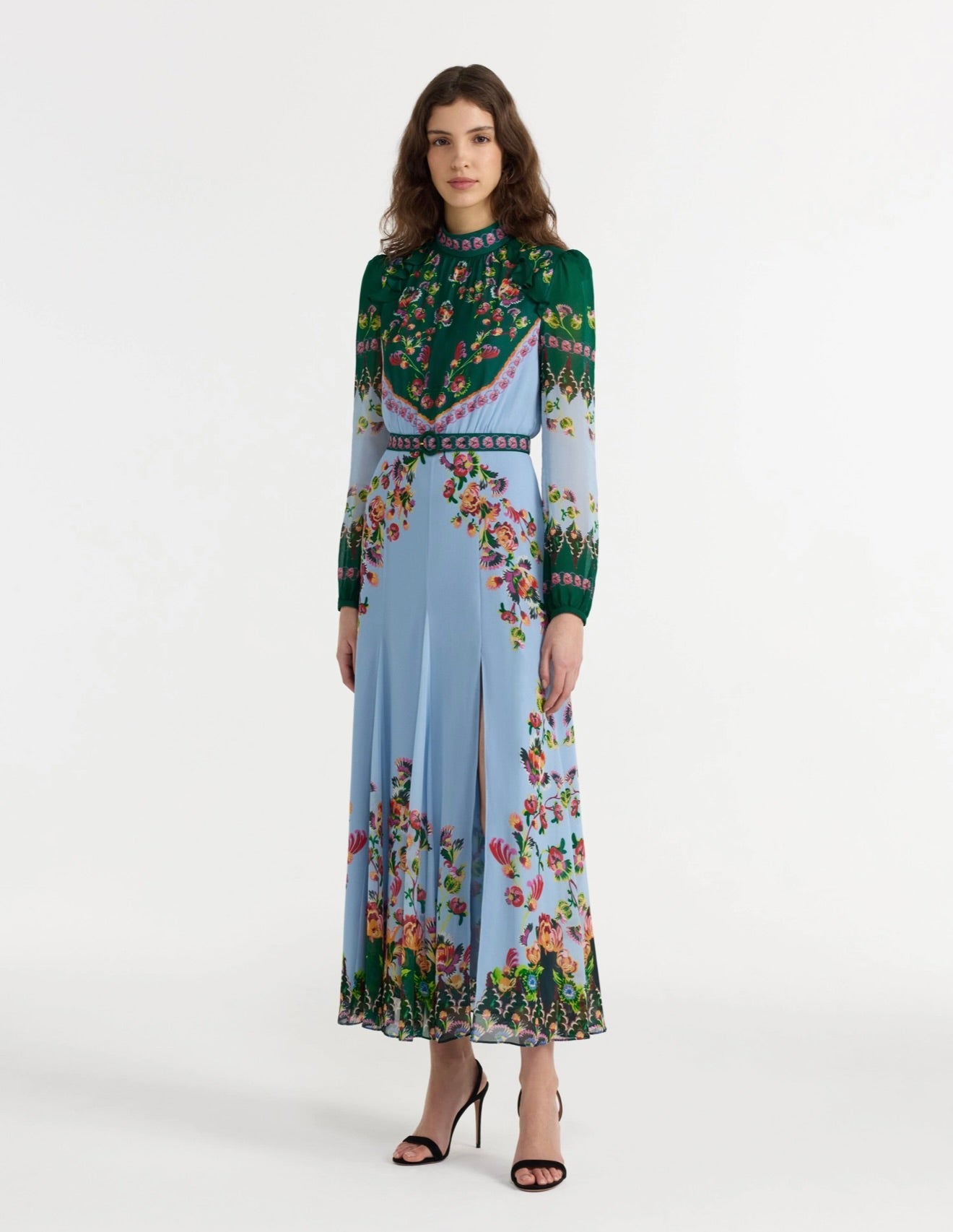 Saffier Trellis High Collar Gown