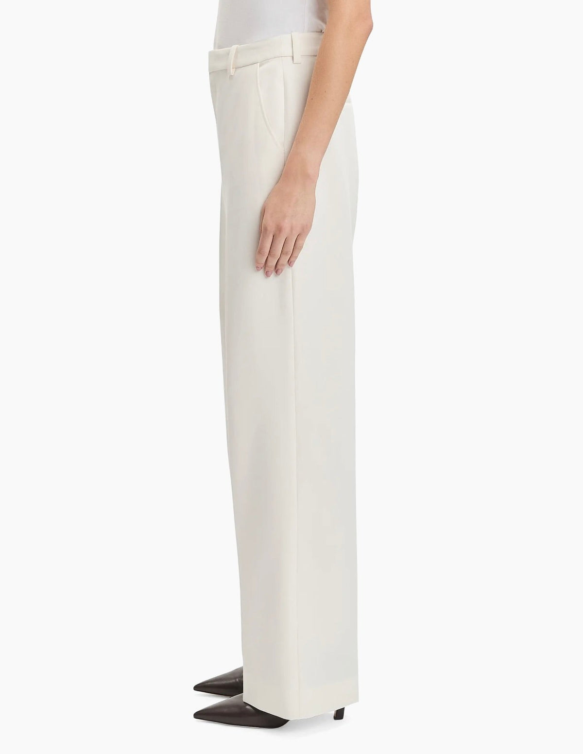 ‌Ivory Crease Still