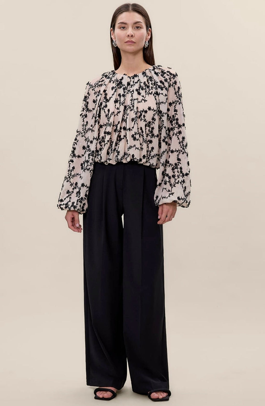 Black Low-Rise Wool Blend Pleated Trousers