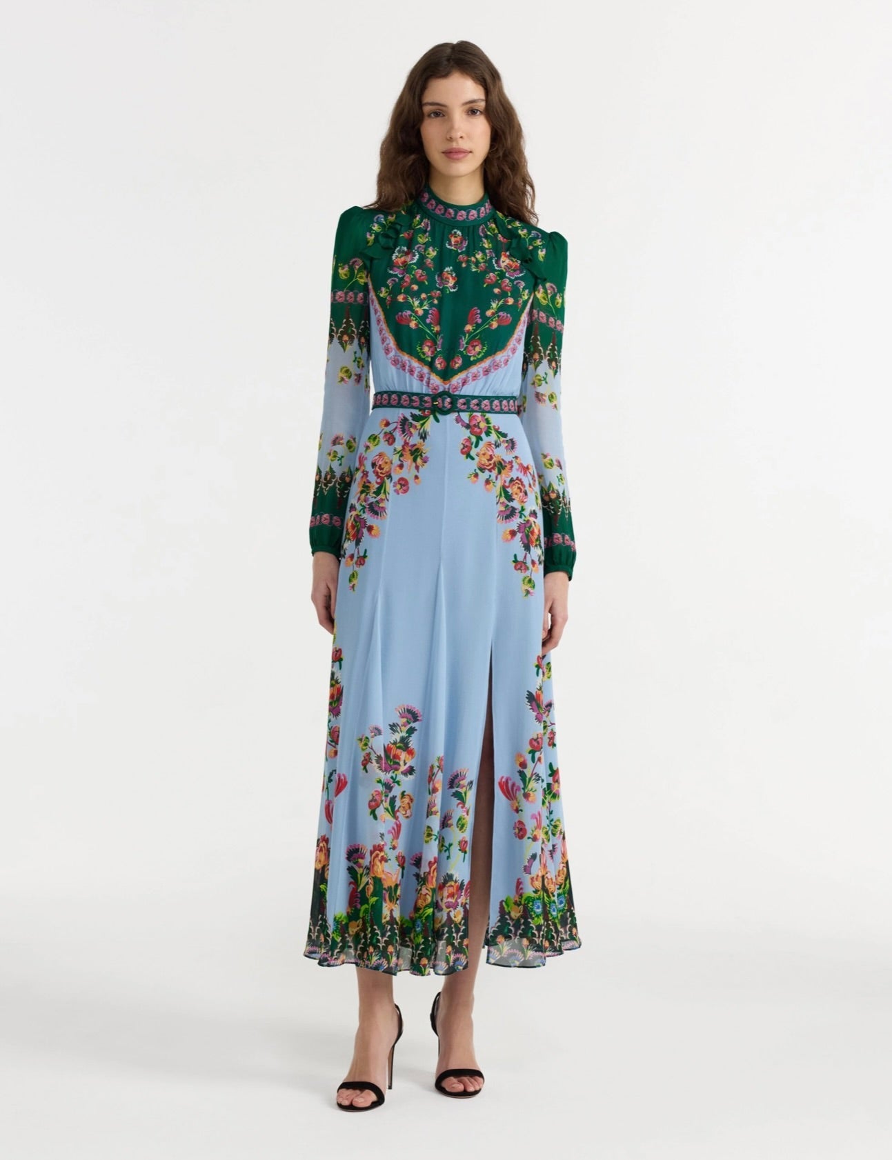 Saffier Trellis High Collar Gown