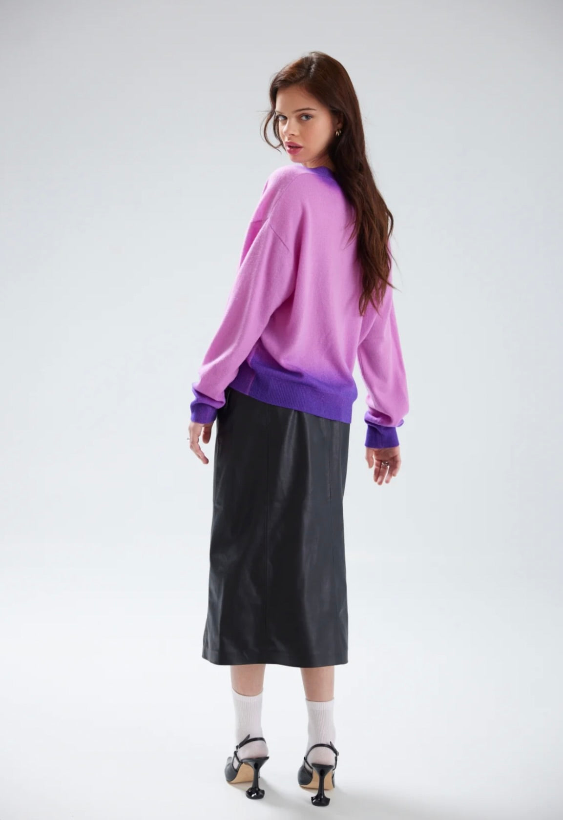 Bramble Cashmere Sweater with Dip Trim V-Neck